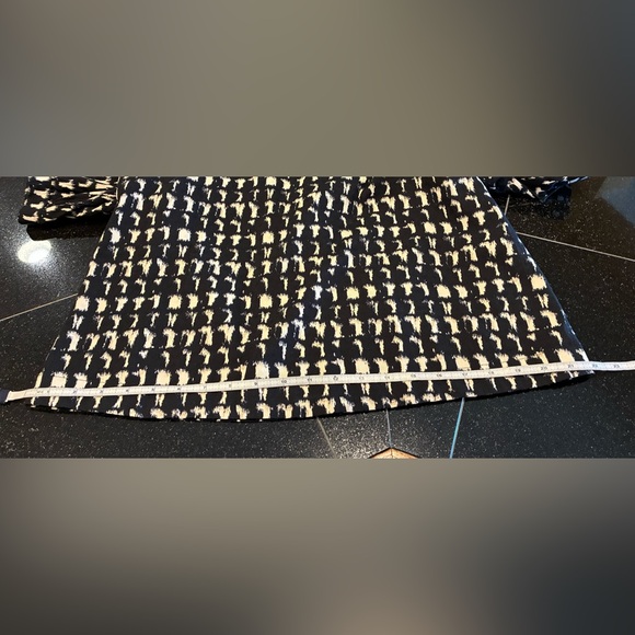 Evereve Stella puff sleeve mini dress Pockets Black-ivory SZ. Small - Picture 11 of 14